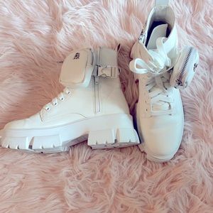 White Combat Steve Madden, Size 7